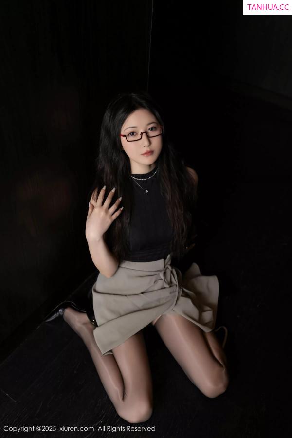 鱼子酱fish  [XiuRen]高清写真图 2025.04.30 No.10231 鱼子酱Fish 印尼旅拍第5张图片